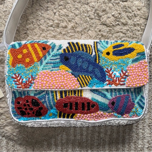 Beaded fish purse - Picture 2 of 3